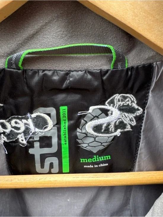 Men's Stio Azura Full Zip Puffer Primaloft Sleeveless Vest Jacket Medium Black - Picture 3 of 5